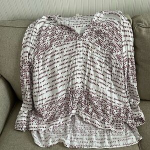 beachlunchlounge White Button-Front Blouse with Burgundy Dot Stripes